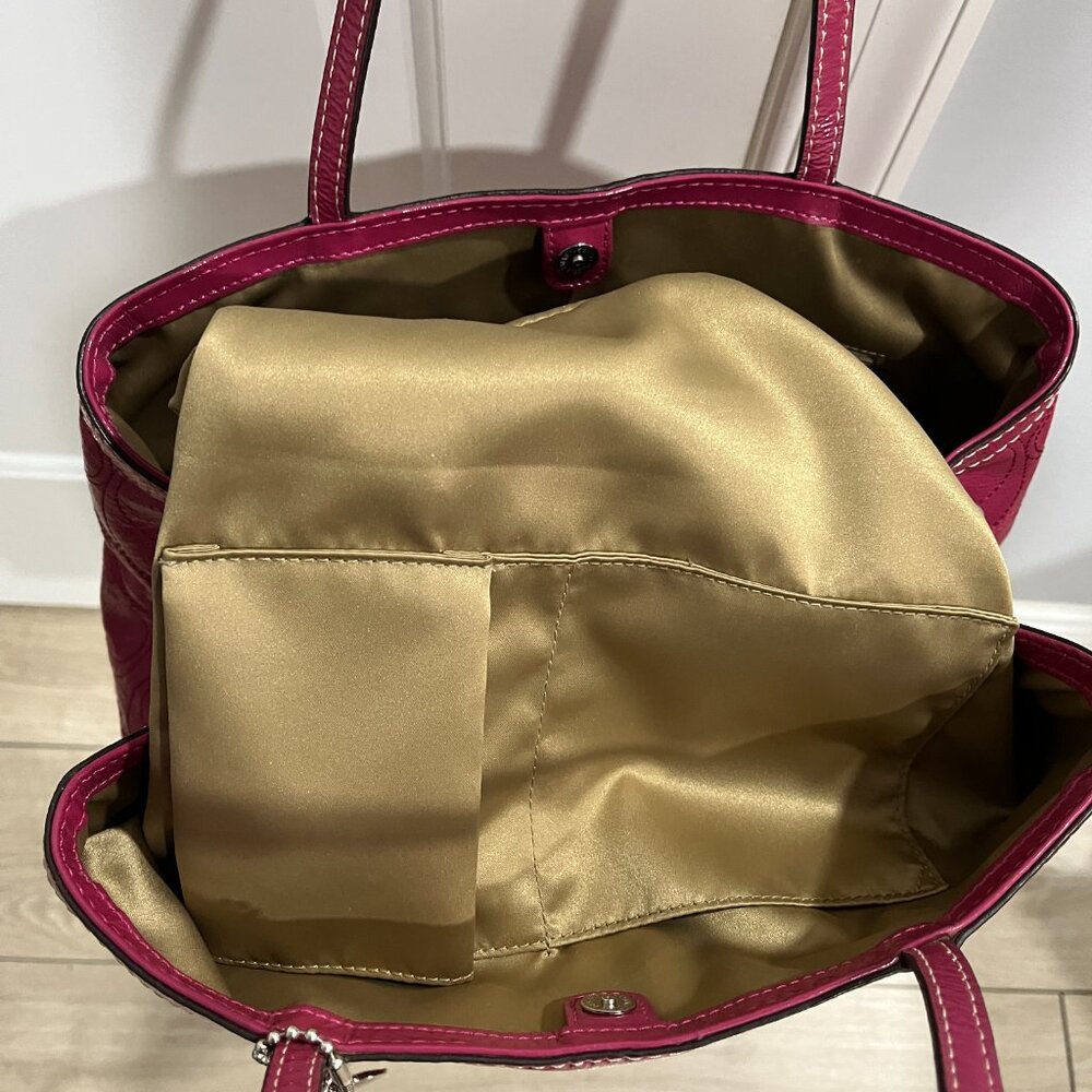 COACH Hot Pink Patent Leather Signature Carryall Kisslock Bag - Picture 8 of 13